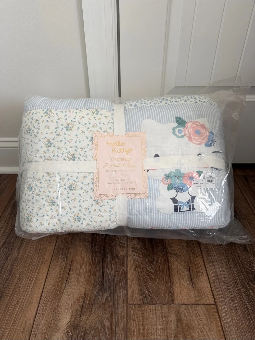 Pottery Barn Teen Hello Kitty Chambray Patchwork Quilt Queen NEW in Package